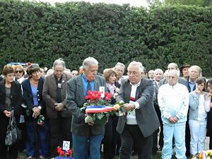 REPORTAGE 2011MARIGNANE 2011 11 01 LES RAPATRIES SE SOUVIENNENT   (12) par GM